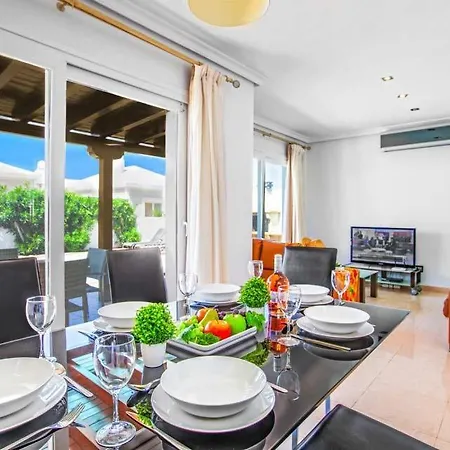 Villa Playa Blanca Sleeps 8 Pool Air Con Wifi
